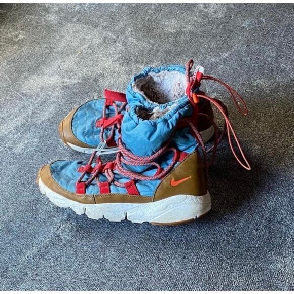 Nike Transforms‎ The Footscape Into The Route Sneakerboot SP ( 8.5 )